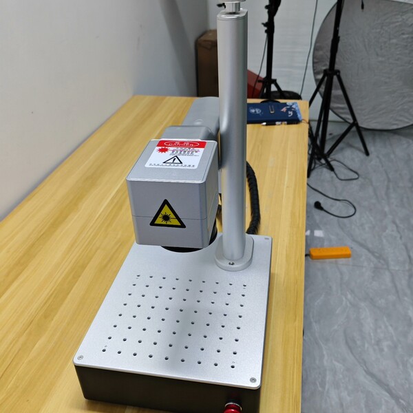 Промышленный волоконный лазерн – обзор и цена Industrial Laser Engraving Machine For Metal